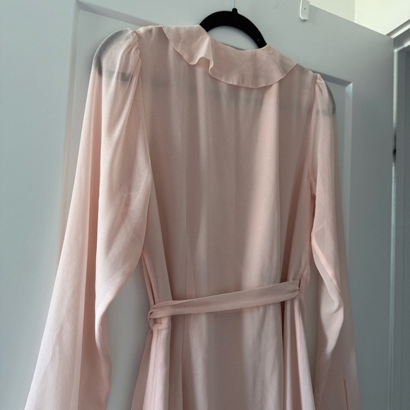 Aritzia Wilfred pale powder pink Louise ruffle wrap dress - size Medium (M) - Picture 6 of 7